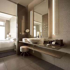 Upper Floors King Room